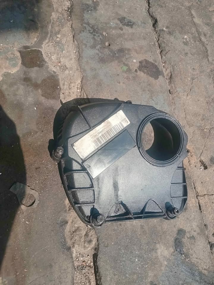 Upper Timing Cover 2011 Volkswagen GTI 2.0 06H 103 277 G - Private Seller Upper Timing Cover 2011 Volkswagen GTI 2.0 06H 103 277 G - Private Seller
