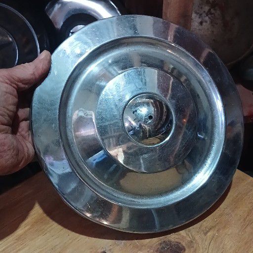 Renault, old model, wheel cap - Private Seller Renault, old model, wheel cap - Private Seller