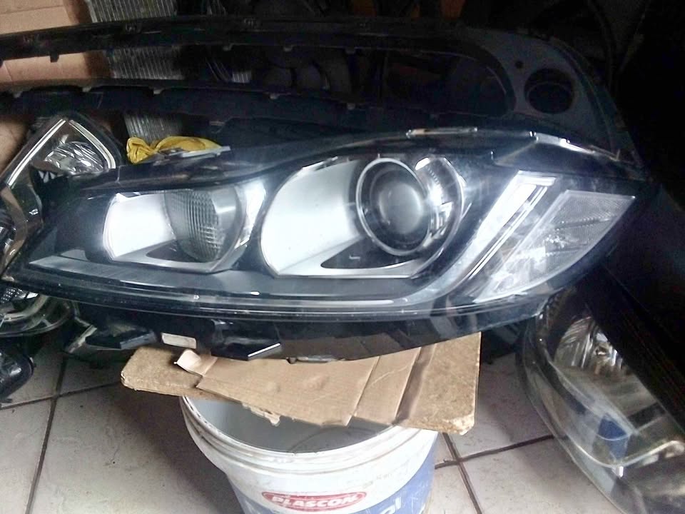 Jaguar headlight - Private Seller Jaguar headlight - Private Seller