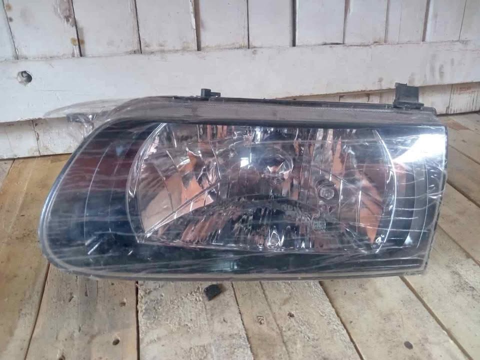 Toyota Tazz lhs headlight - Private Seller Toyota Tazz lhs headlight - Private Seller