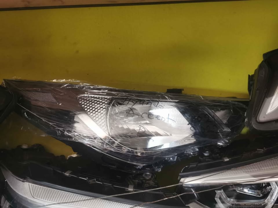 Hyundai accent 2023 headlights - Private Seller Hyundai accent 2023 headlights - Private Seller