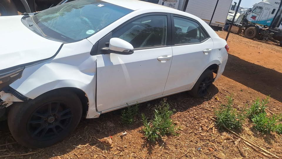 Toyota Corrola Esteem d4d accident damaged selling as is