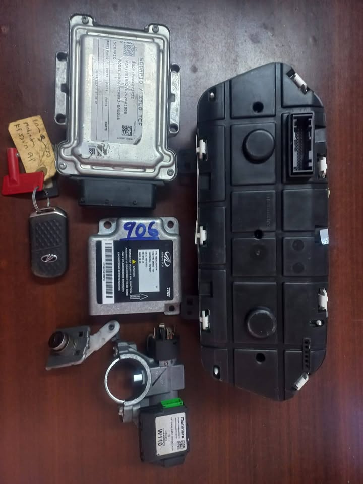Mahindra Xylo complete lockset available - Private Seller Mahindra Xylo complete lockset available - Private Seller