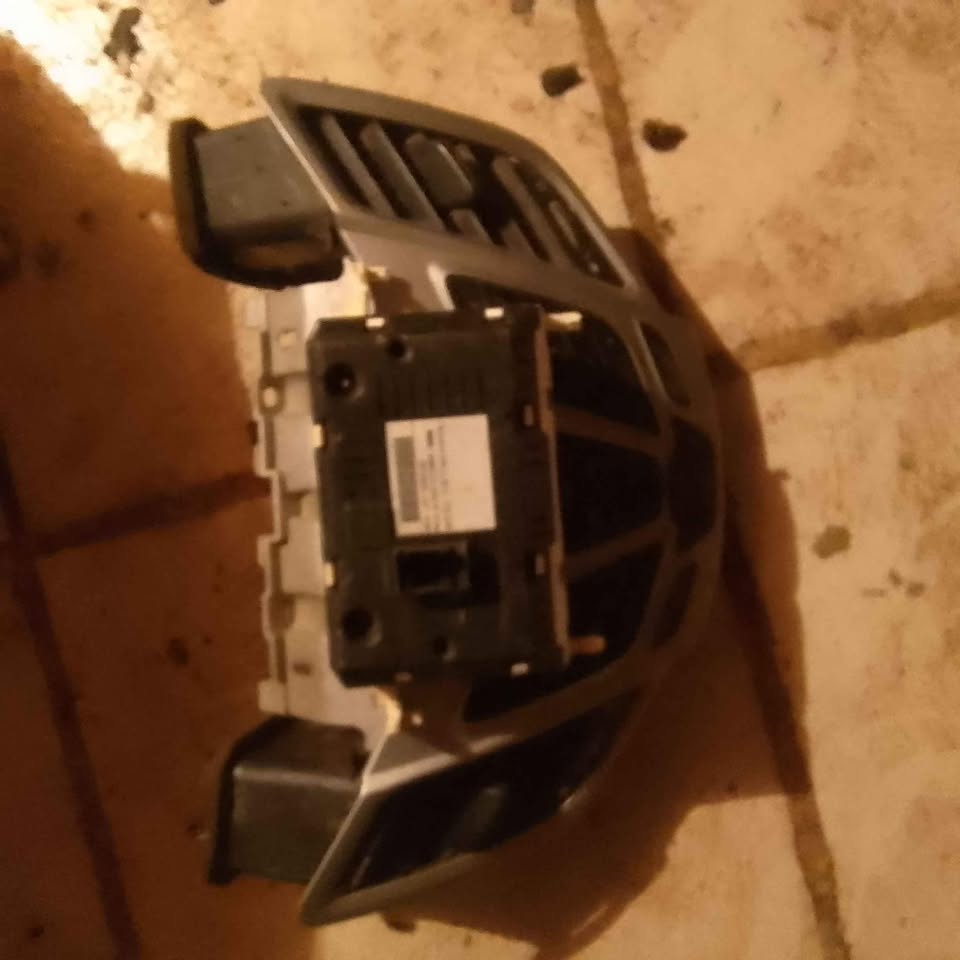 Ford Fiesta Radio With Display Screen - Private Seller