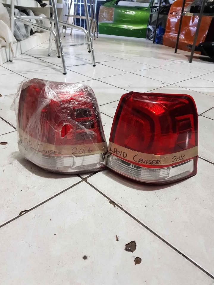 LAND ROVER 2016 TAILLIGHT - Private Seller