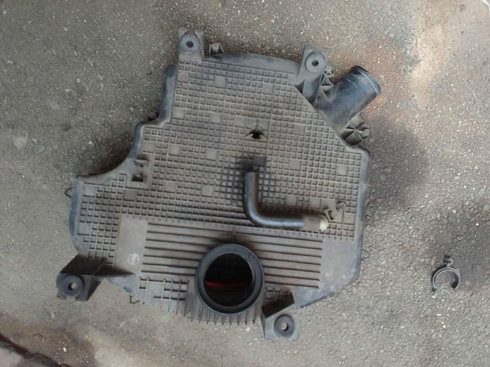 Nissan NP200 and Renault sandero air filter box - Private Seller Nissan NP200 and Renault sandero air filter box - Private Seller