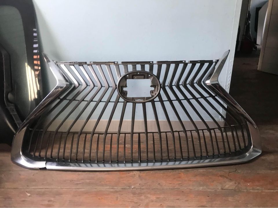 Lexus GS main grill for sale - Private Seller Lexus GS main grill for sale - Private Seller