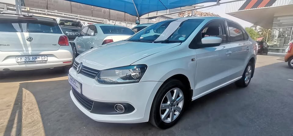 2015 VOLKSWAGEN POLO 6 SEDAN 1.6 MANUAL PETROL