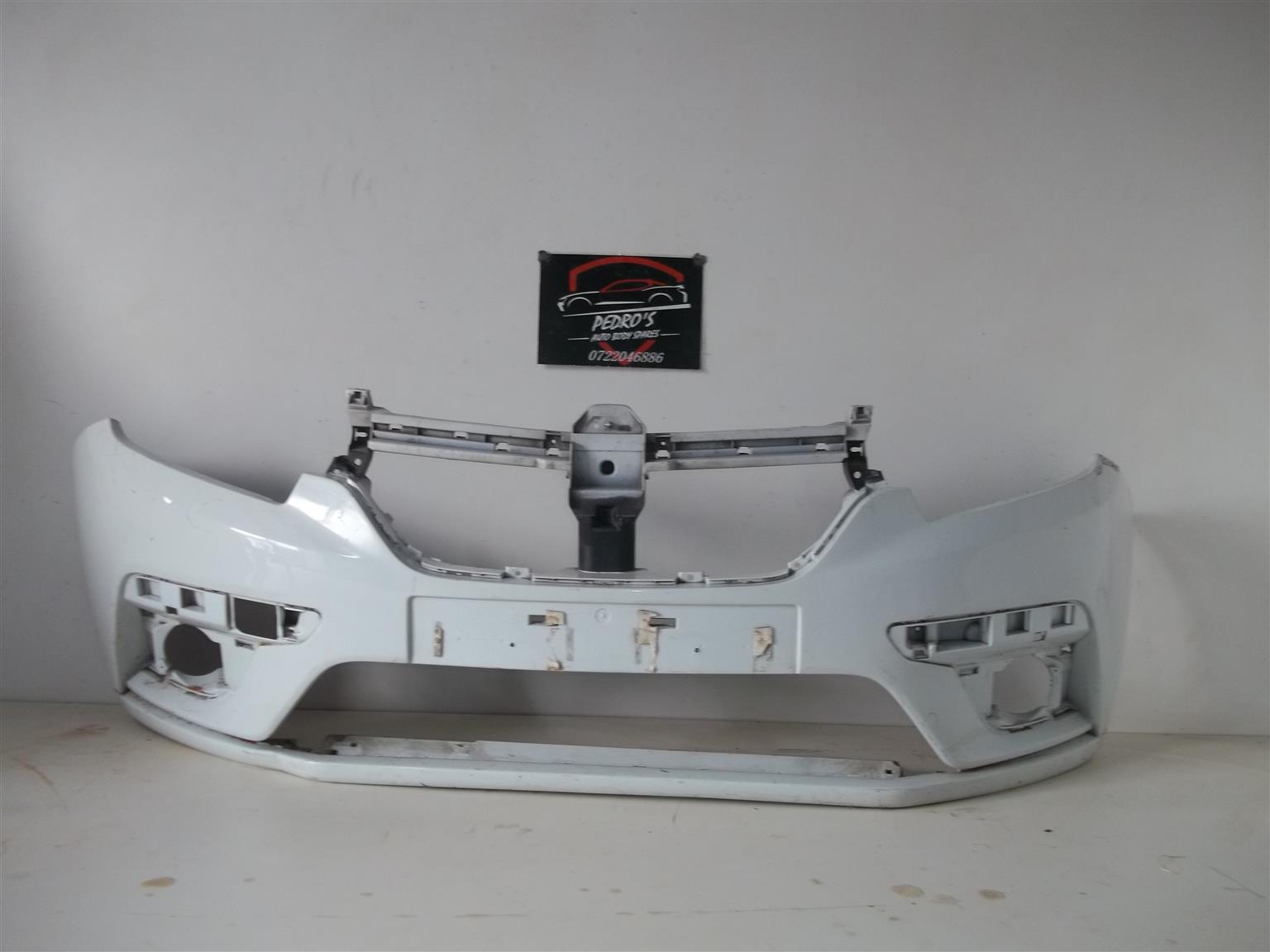 Renault Sandero Mk2 facelift front bumper - Private Seller Renault Sandero Mk2 facelift front bumper - Private Seller