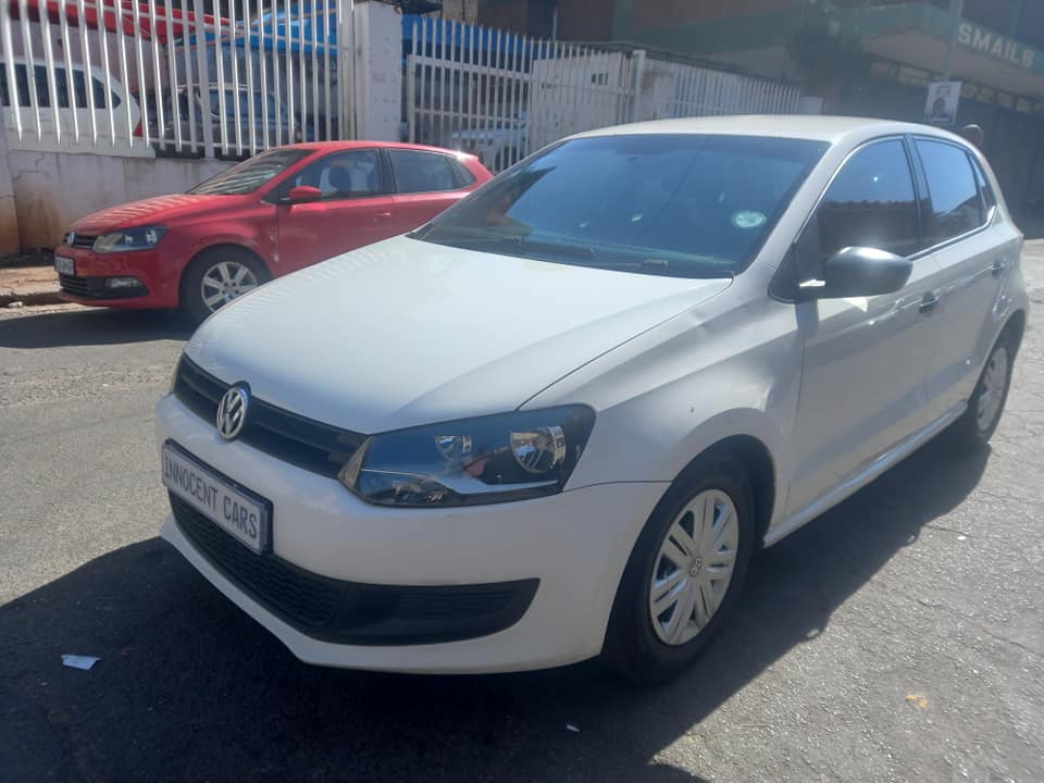 2010 VW POLO 6 HATCHBACK 1.4 PETROL, MANUAL, WHITE COLOR