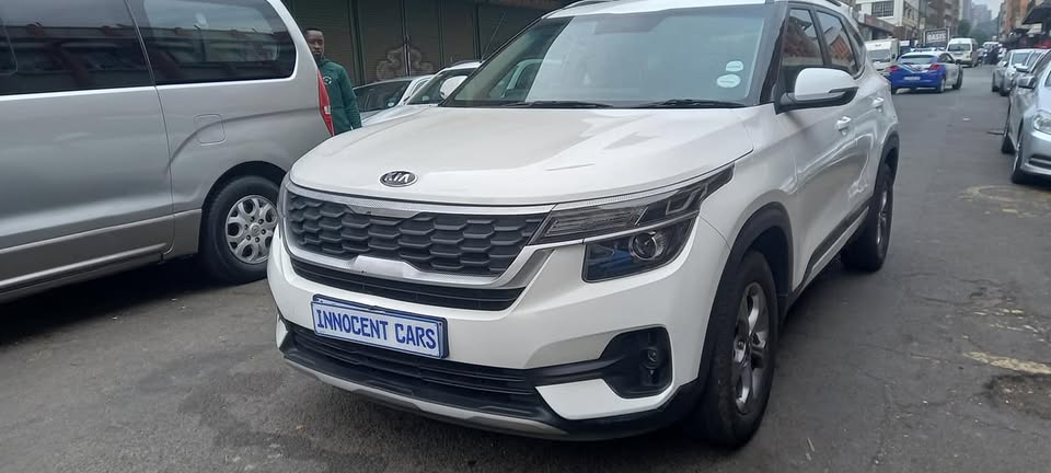 2020 KIA SELTOS 1.6 PETROL, MANUAL, WHITE COLOUR, MILEAGE 74000KM