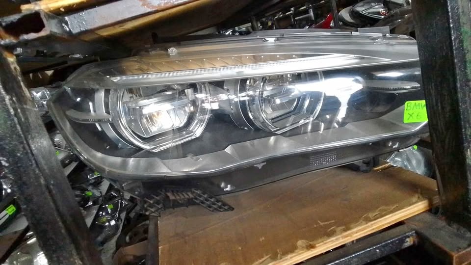 BMW X5 f16 Led adaptive headlight - Private Seller BMW X5 f16 Led adaptive headlight - Private Seller