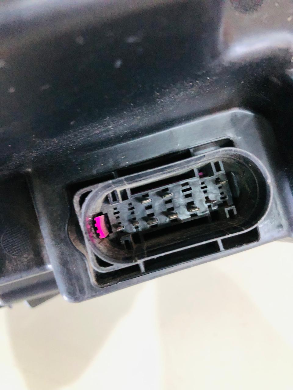 Volvo XC90 right side Full LED headlight taking 3 ballasts - Private Seller Volvo XC90 right side Full LED headlight taking 3 ballasts - Private Seller