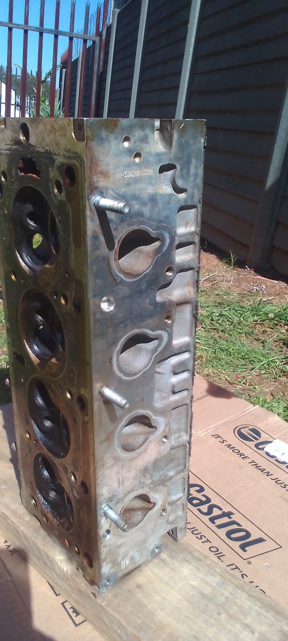 NP200 Cylinder head/ Top - Private Seller NP200 Cylinder head/ Top - Private Seller