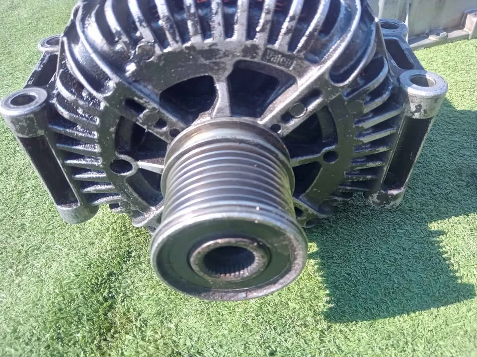 MERCEDES BENZ OM642 3.0 DIESEL ENGINE ALTERNATOR  FOR SALE W164/ SPRINTER /W204 /W212/ VITO