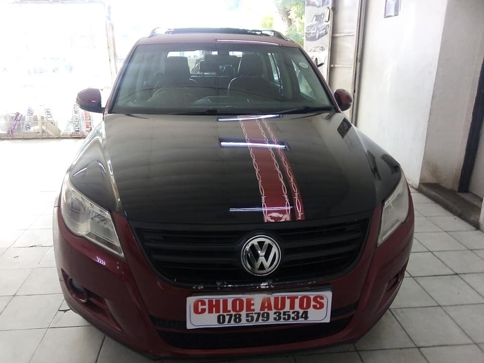 2009 VW TIGUAN 1.6TSi manual maroon color Sunroof Leather seat  95000km