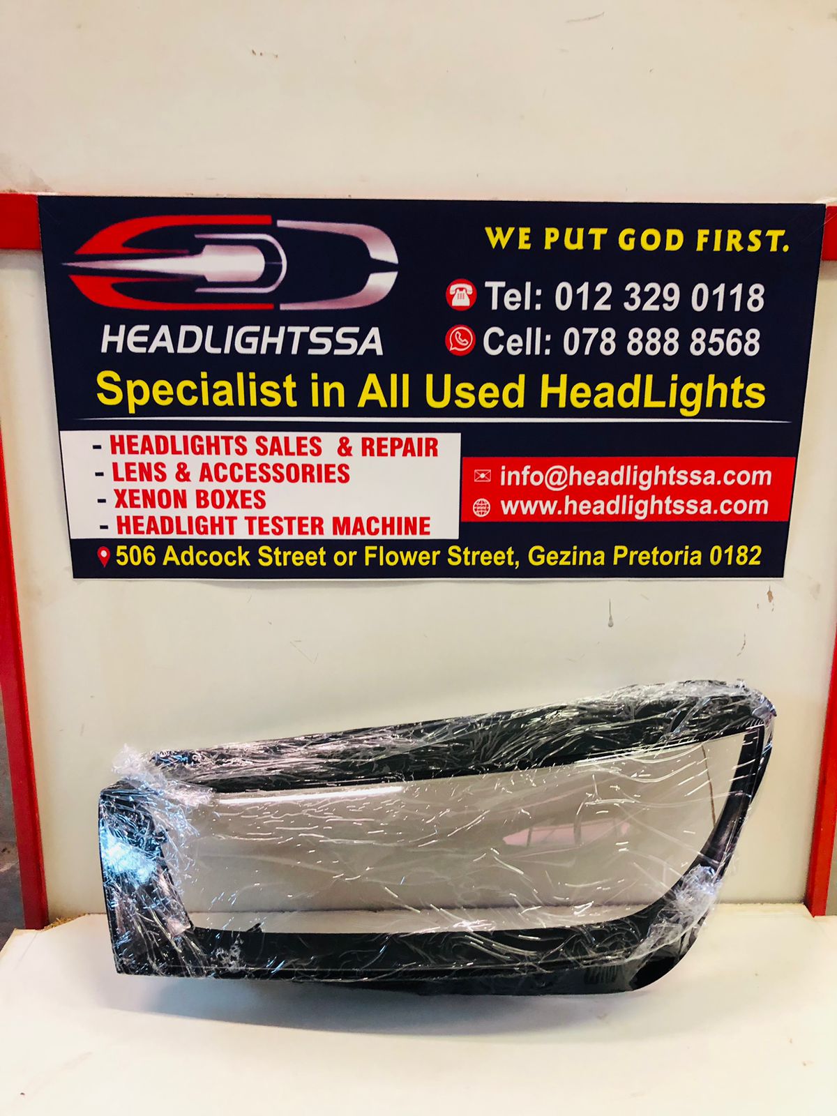 Audi Q5 left side headlight lens cover - Private Seller Audi Q5 left side headlight lens cover - Private Seller