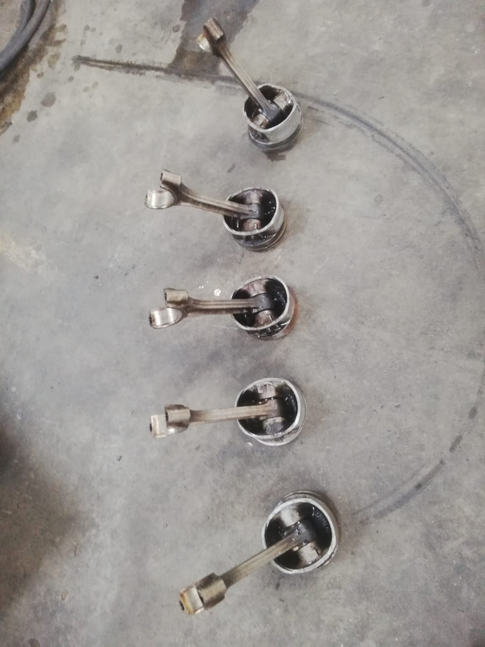 PISTONS FOR VOLVO S60 ON SALE (DELIVERY COUNTRY WIDE) - Private Seller