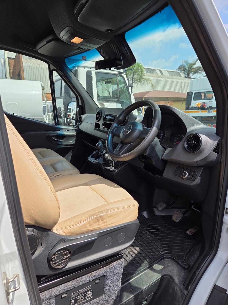 Mercedes Sprinter Bus