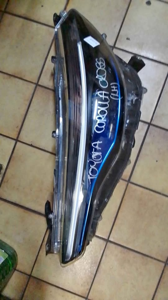 Toyota corolla cross headlight - Private Seller Toyota corolla cross headlight - Private Seller
