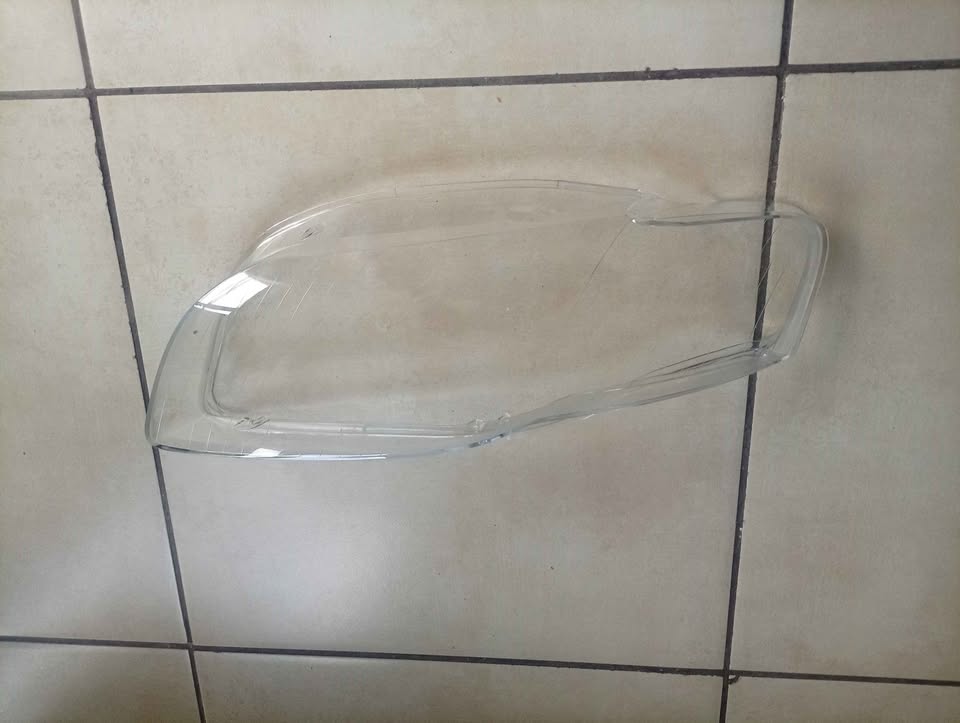Audi B7 A4 Driver side headlight lens cover - Private Seller Audi B7 A4 Driver side headlight lens cover - Private Seller