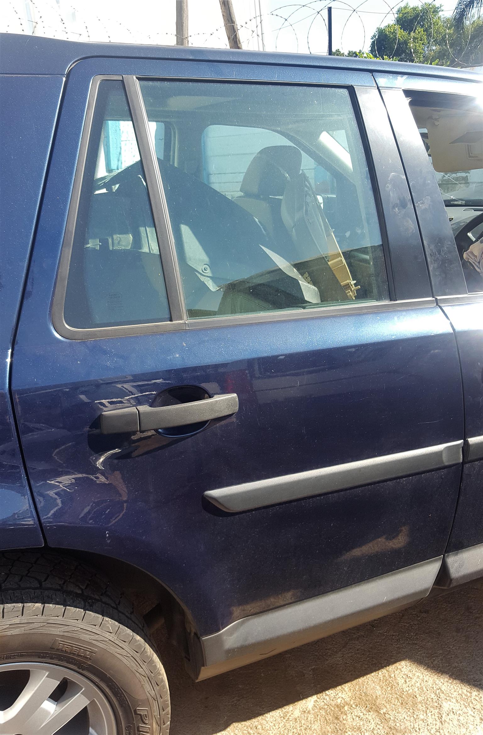 Land Rover Freelander 2 Doors (front & back) | Auto EZI