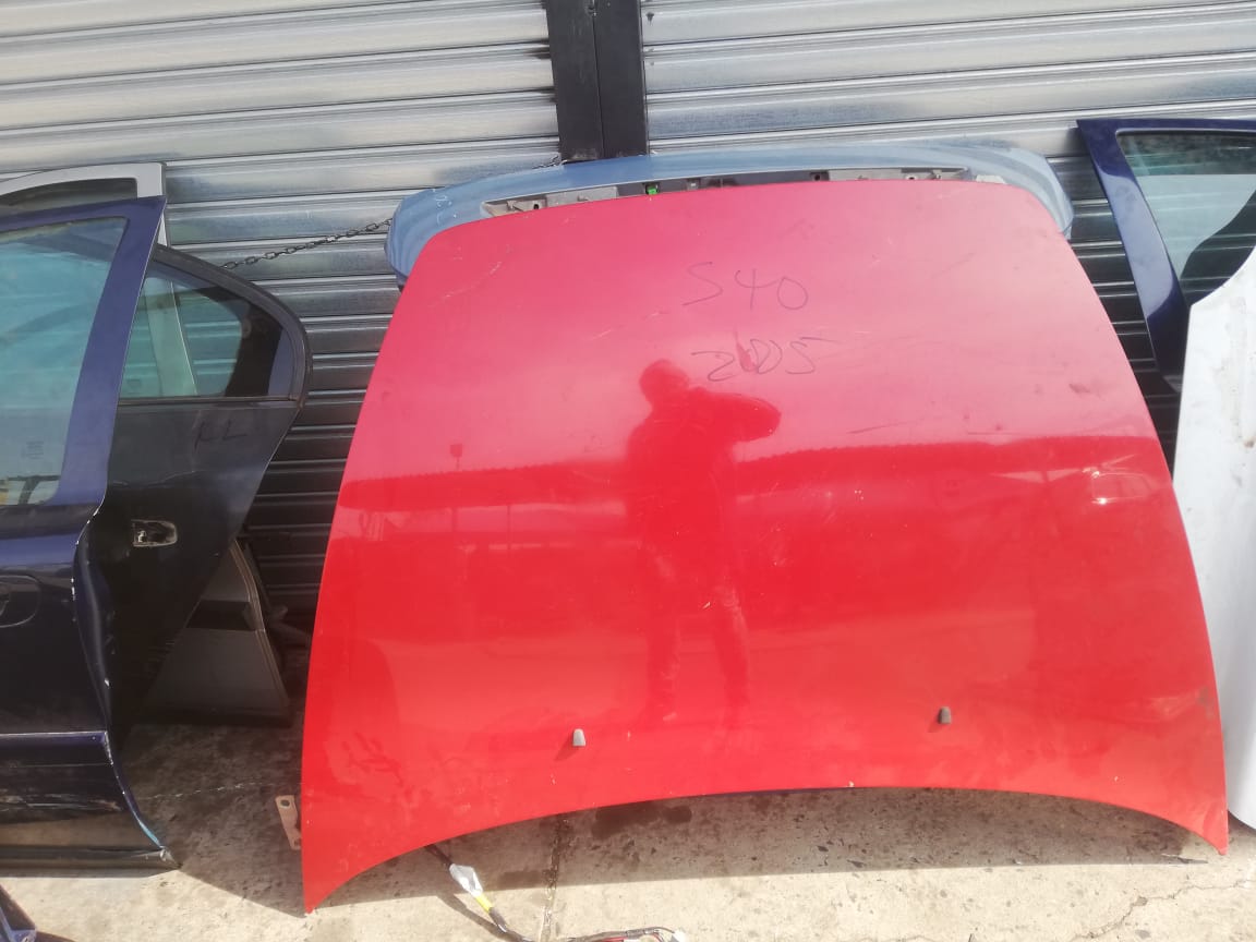 Volvo S40 2005 bonet - Private Seller