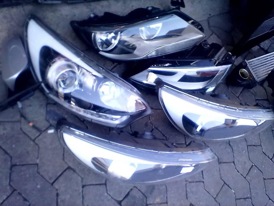 Kia Rio headlights nomal - Private Seller Kia Rio headlights nomal - Private Seller