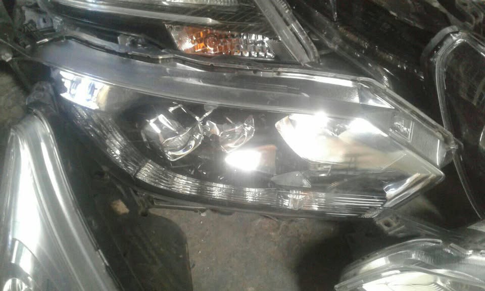 Honda CRV headlight - Private Seller Honda CRV headlight - Private Seller