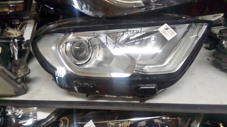Ford Eco sport xenon headlight - Private Seller Ford Eco sport xenon headlight - Private Seller