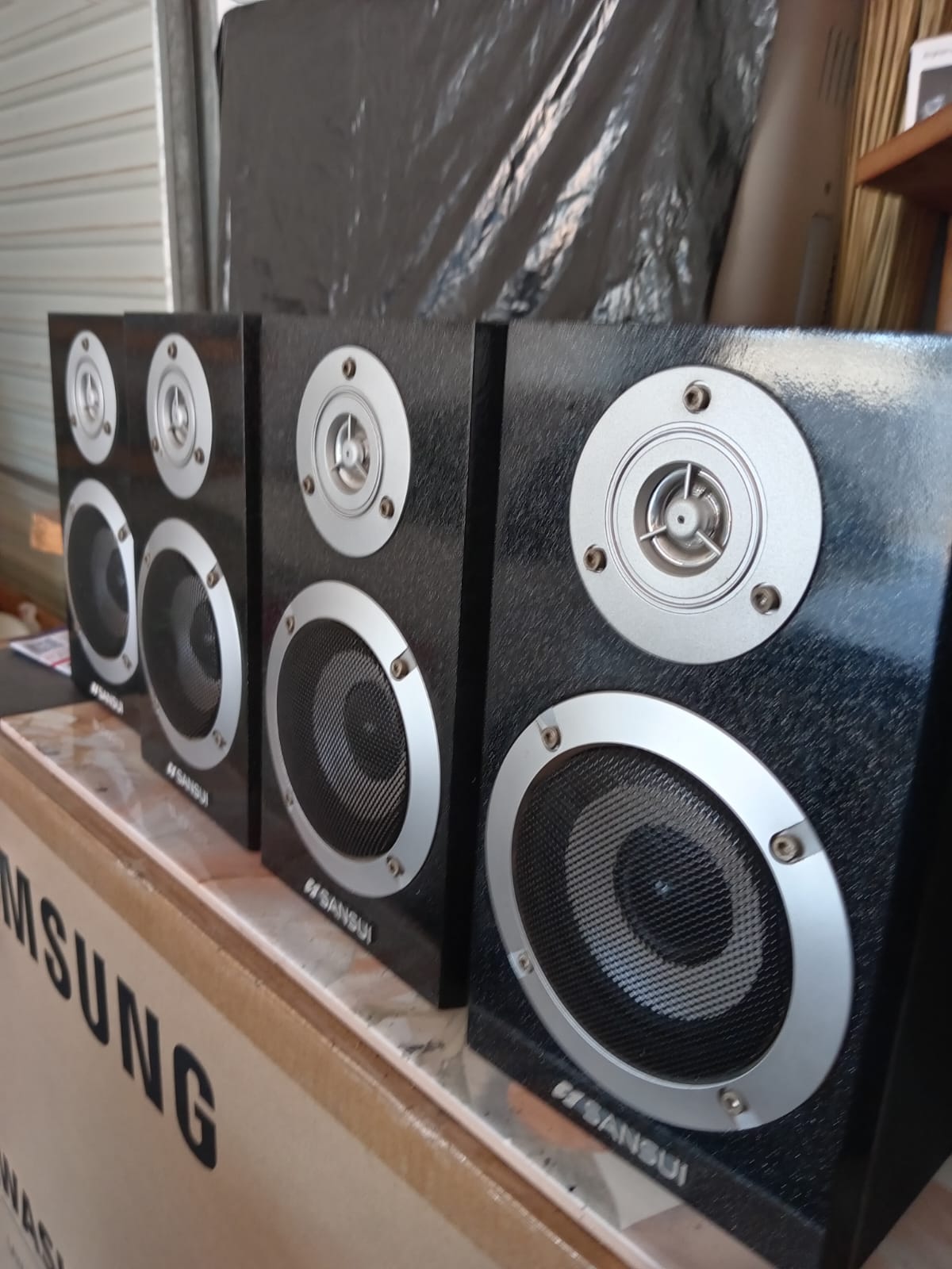 4 Surround speakers