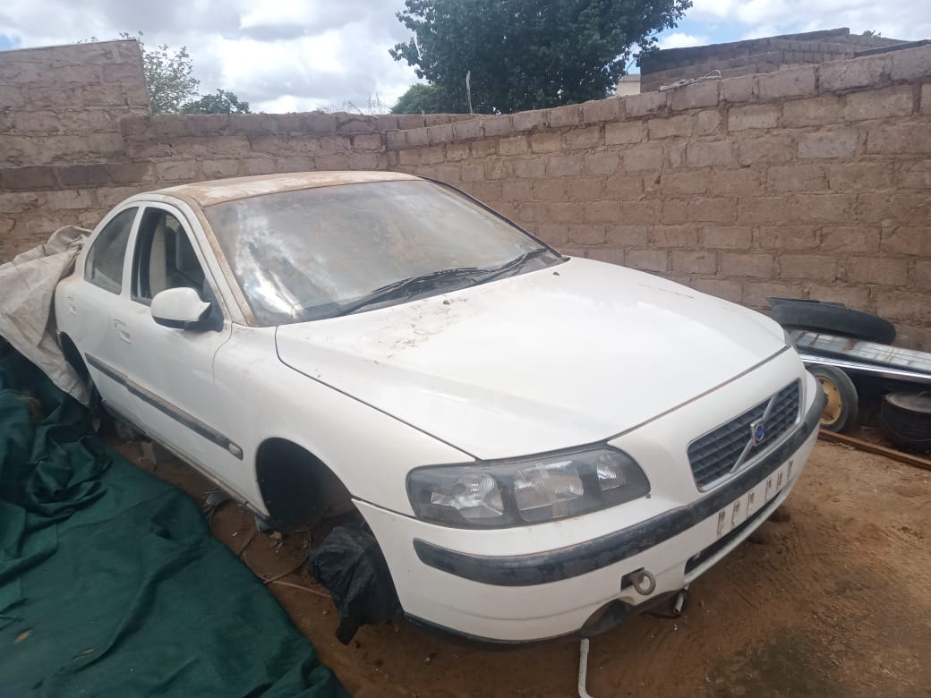 Volvo S60 T5 2002 model