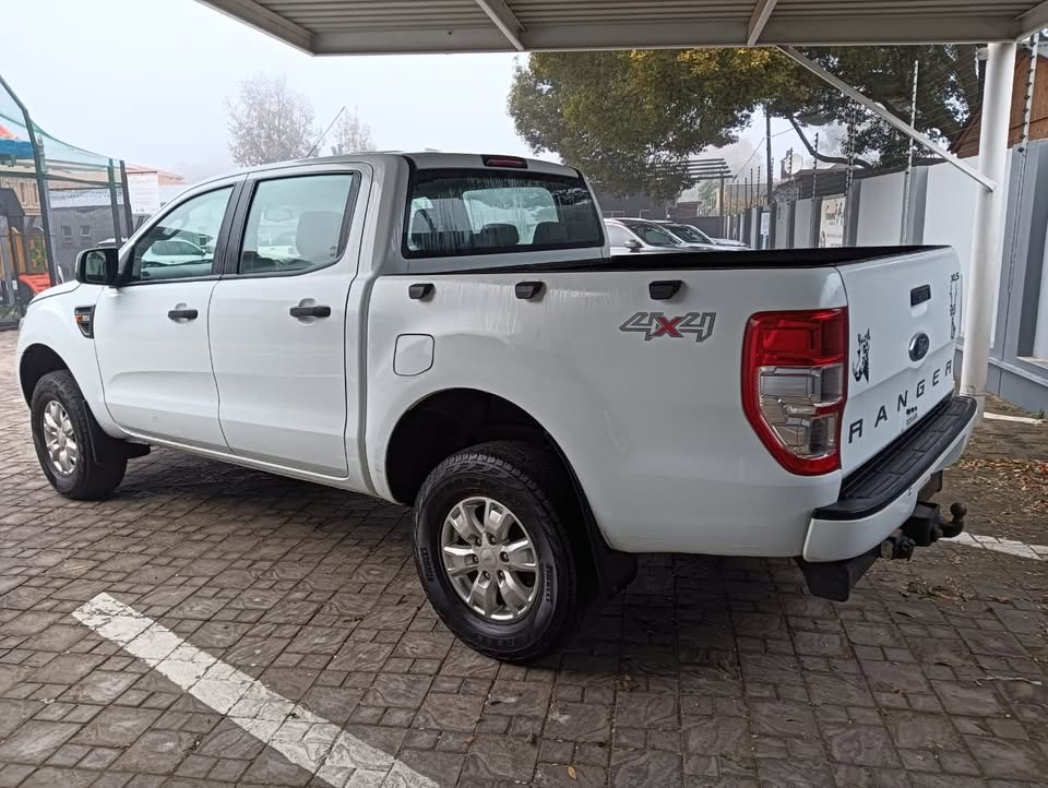 2016 Ford  Ranger 2.2 XLS D/C 6 speed manual 4X4 (Service History)