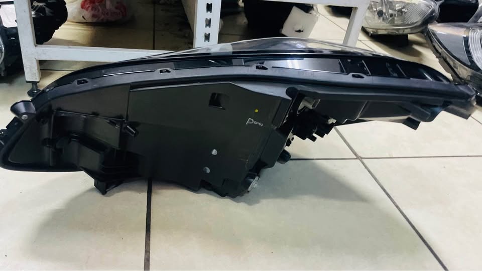HONDA JAZZ HYBRID LED HEADLIGHT 2022 - Private Seller HONDA JAZZ HYBRID LED HEADLIGHT 2022 - Private Seller