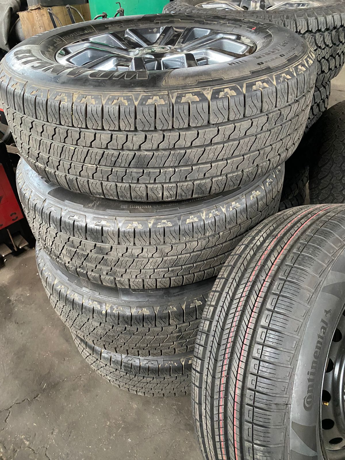 18inch Ford Everest/Wildtrack/T6 original mags with 255/60/18 Goodyear Wrangler - Private Seller 18inch Ford Everest/Wildtrack/T6 original mags with 255/60/18 Goodyear Wrangler - Private Seller
