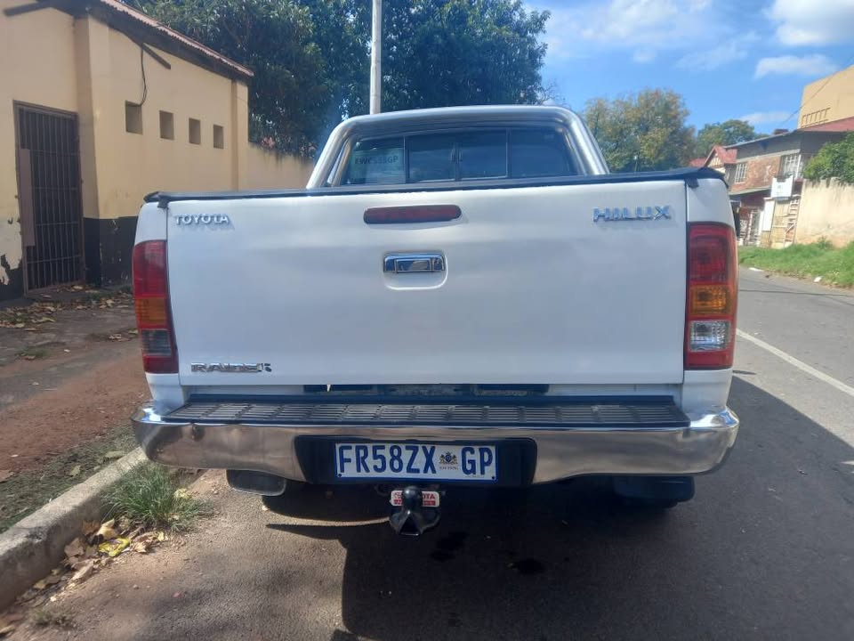 2008 Toyota Hilux Double Cab 3.0 D4D DIESEL, MANUAL, WHITE, 96000kms
