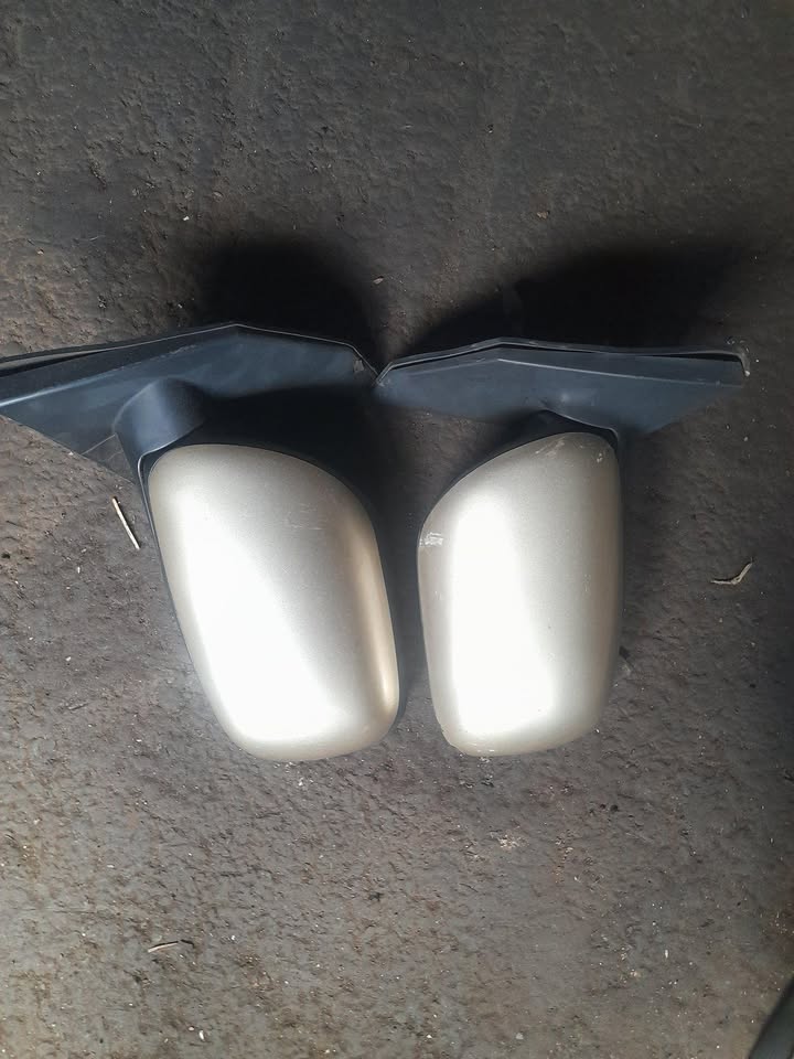 TOYOTA RUN X SIDE MIRRORS AVAILABLE - Private Seller TOYOTA RUN X SIDE MIRRORS AVAILABLE - Private Seller