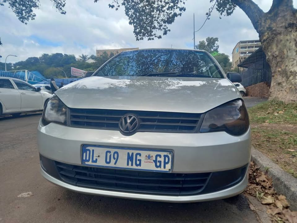 2010 VW Polo Vivo Sedan 1.4 Petrol, Manual, Silver, 92000kms,