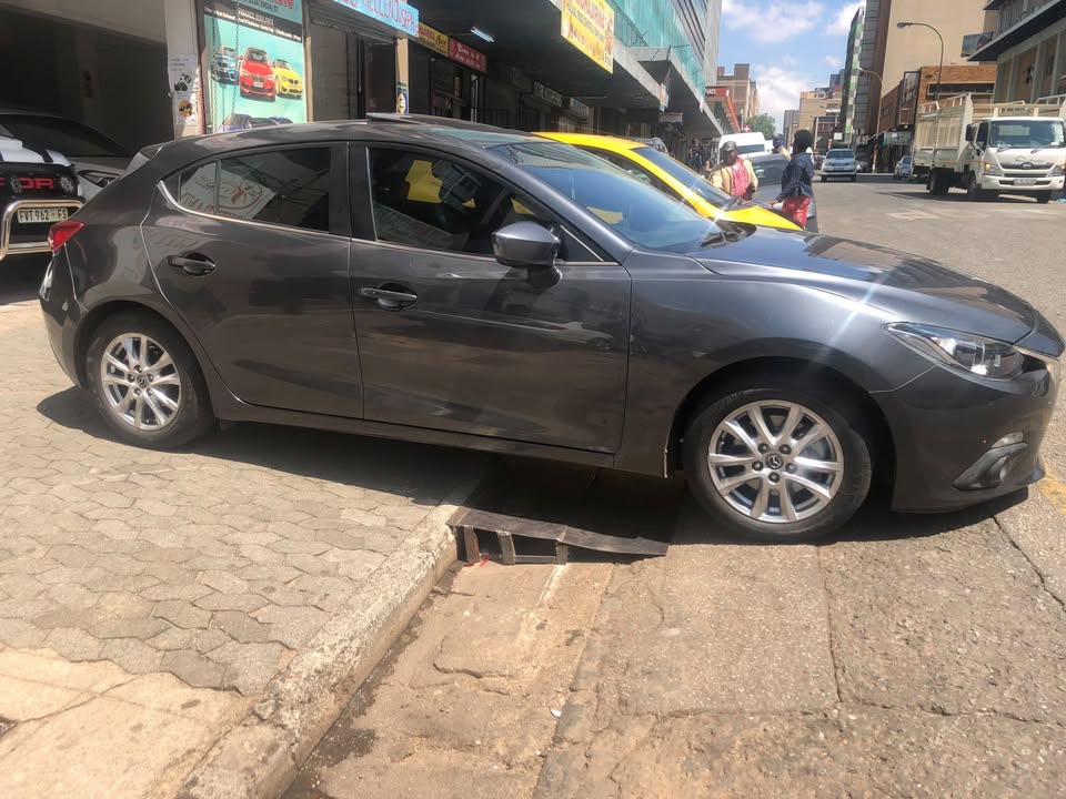 2015 MAZDA 3 1.6 AUTOMATIC
