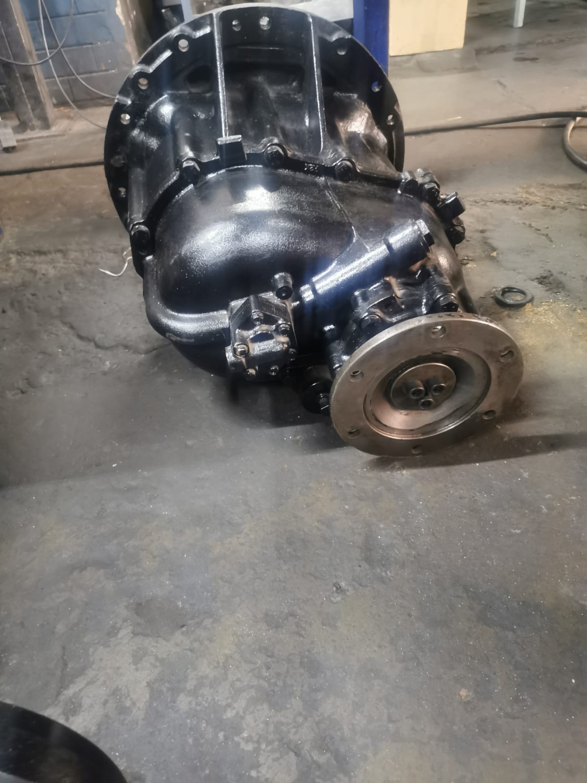 Nissan UD350 Front diff
