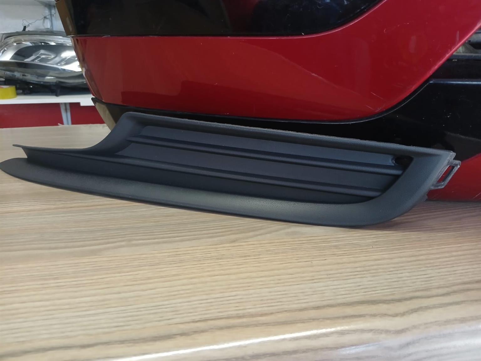 2016 GOLF7 LEFT AND RIGHT LOWER GRILL IN GOOD CONDITION FOR SALE - Private Seller 2016 GOLF7 LEFT AND RIGHT LOWER GRILL IN GOOD CONDITION FOR SALE - Private Seller