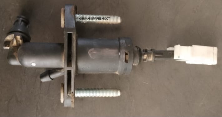 Chev Cruze 1.6 Used Clutch Master Cylinder - Private Seller Chev Cruze 1.6 Used Clutch Master Cylinder - Private Seller
