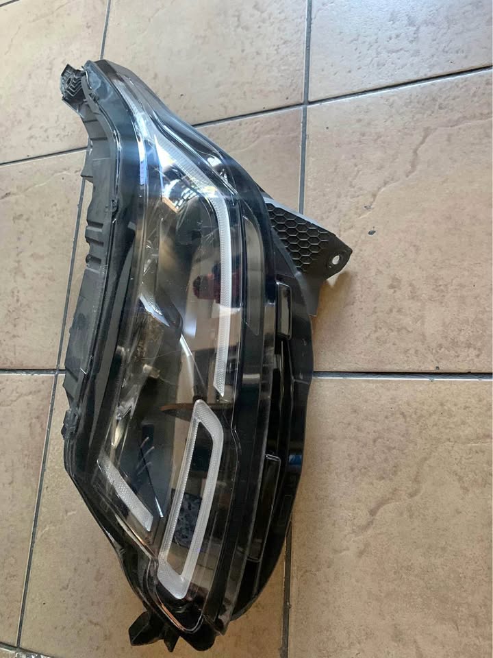 Range Rover Evoque headlights