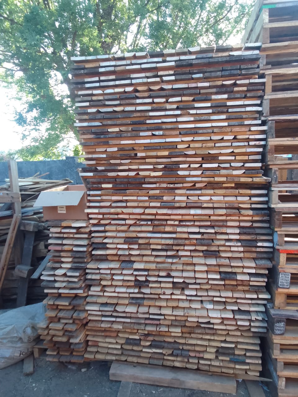 Bad Wood Racking DECKING: Pine wood racking timber shelf slatted | Junk Mail Marketplace