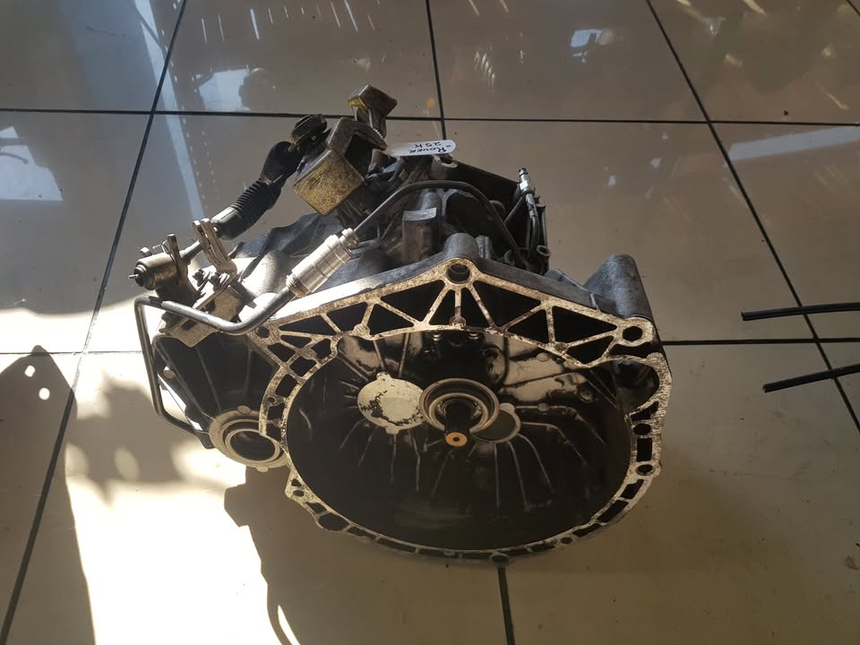 LANDROVER 2.5 GEARBOX MANUAL (25K) FOR SALE - Private Seller LANDROVER 2.5 GEARBOX MANUAL (25K) FOR SALE - Private Seller