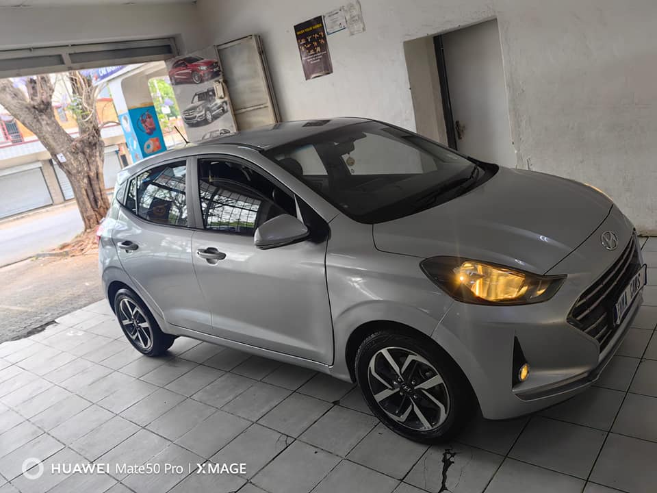 2021 Hyundai i10 Grand 1.2 Hatchback service book
