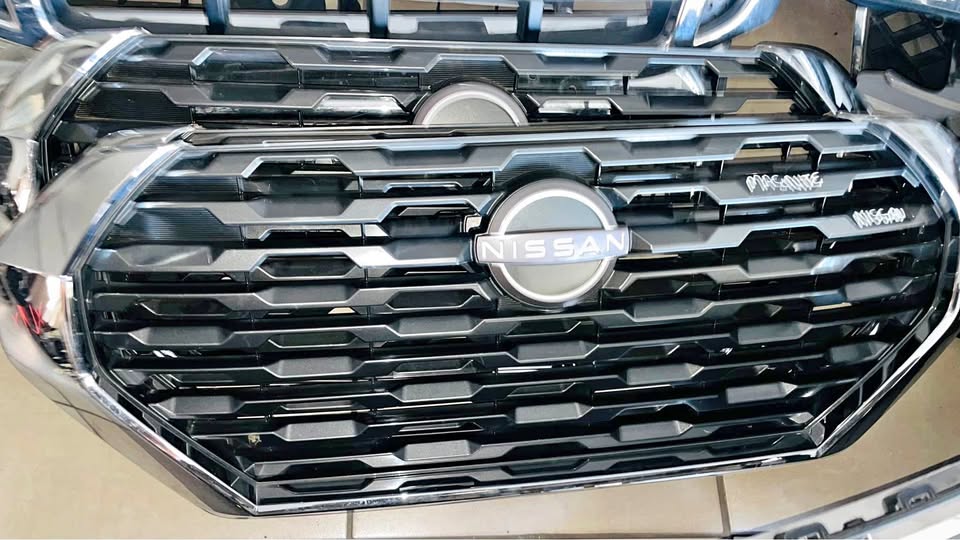 Nissan Magnate grill - Private Seller Nissan Magnate grill - Private Seller