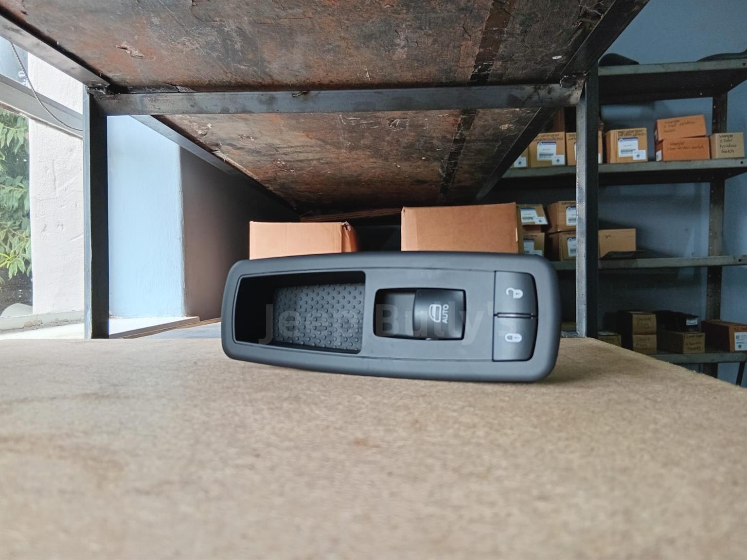 Brand New Jeep Grand Cherokee WK2 (Passenger) Window Switch - Jeep Parts - Private Seller Brand New Jeep Grand Cherokee WK2 (Passenger) Window Switch - Jeep Parts - Private Seller
