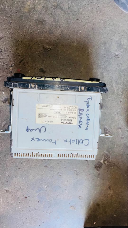 Toyota Corolla Runx radio - Private Seller