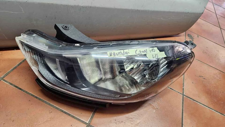 Hyundai Grand i10 headlight for sale - Private Seller Hyundai Grand i10 headlight for sale - Private Seller